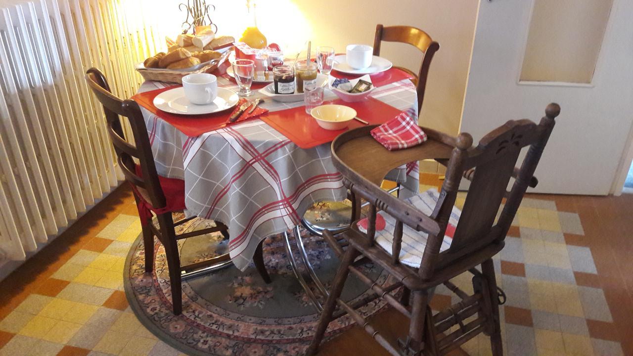 Suite Sainte Anne Beaumont-sur-Sarthe Rum bild